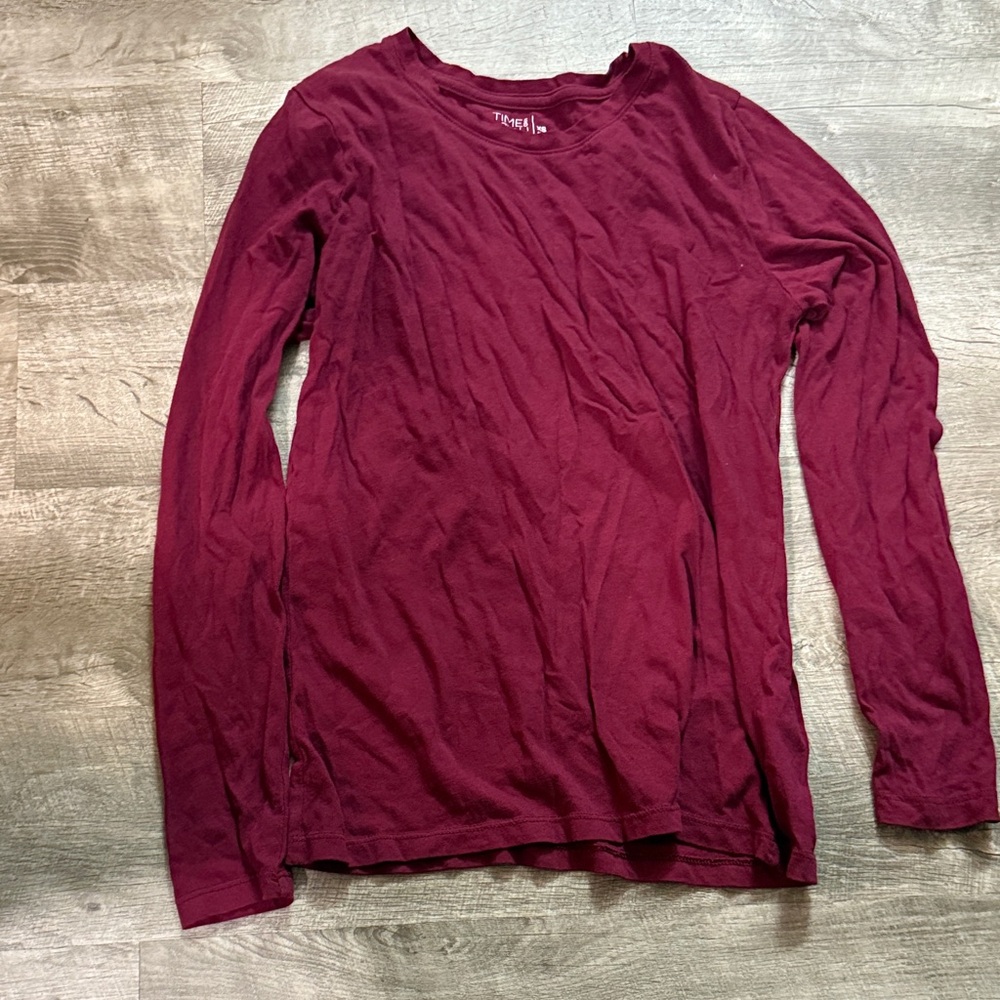 Time and Tru Women's Long Sleeve Tee - Burgundy